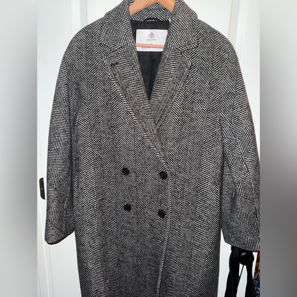 Aritzia slouch in herringbone Black and white wool Coat - Picture 5 of 14